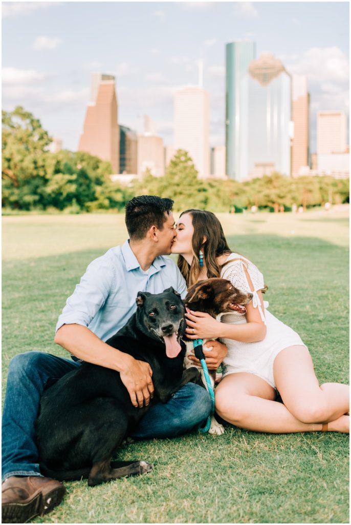 the_dunlavy_downtown_houston_engagement_session