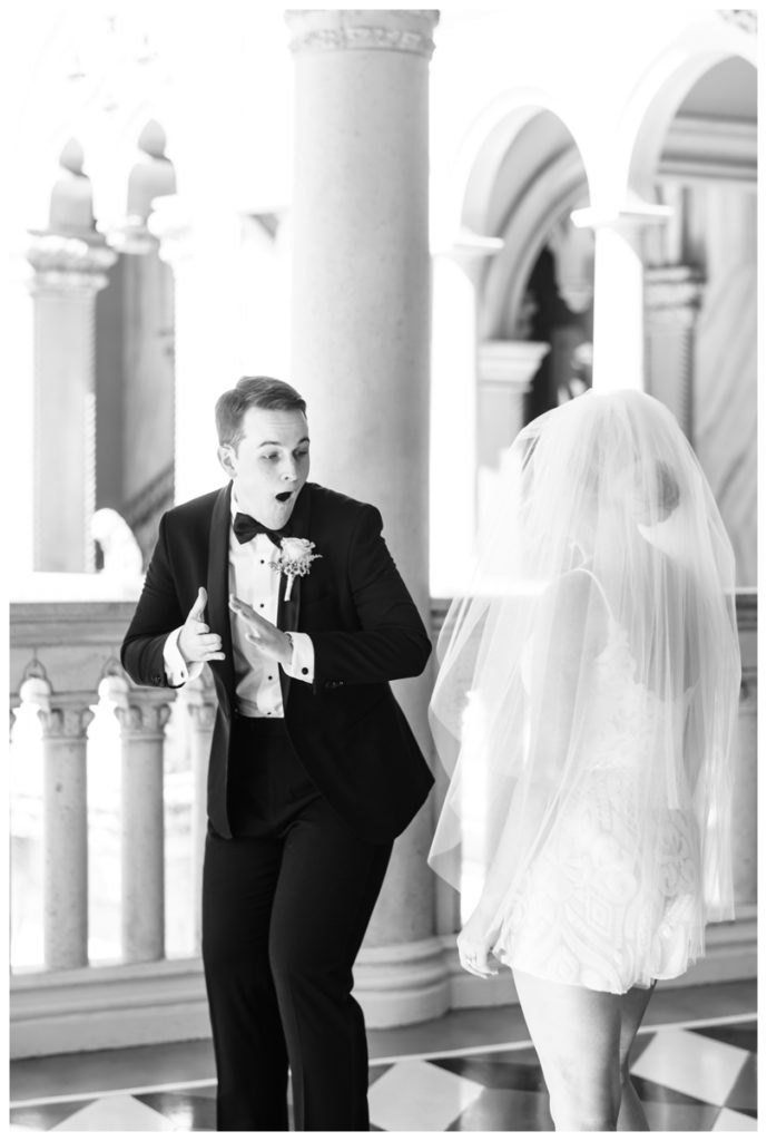 Vegas-Elopement-Photographer-Venetian-Phoebe-Mitchel