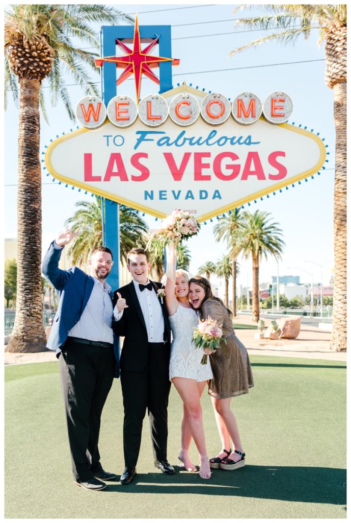 Vegas-Elopement-Photographer-Venetian-Phoebe-Mitchel