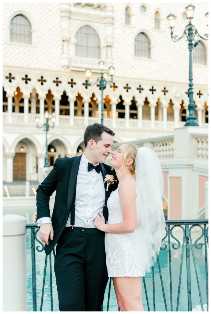 Vegas-Elopement-Photographer-Venetian-Phoebe-Mitchel