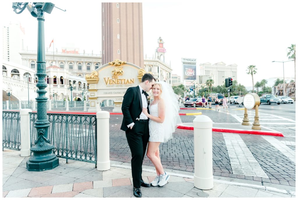 Vegas-Elopement-Photographer-Venetian-Phoebe-Mitchel