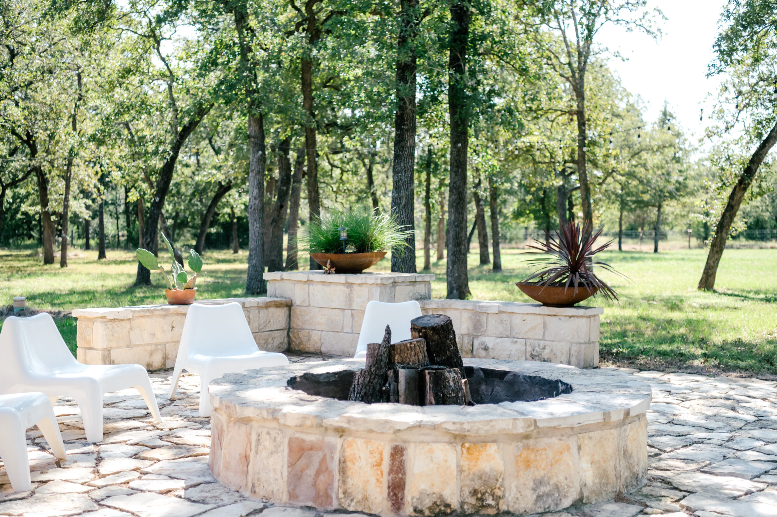 short-term vacation rental outdoor fire pit and lounge furniture