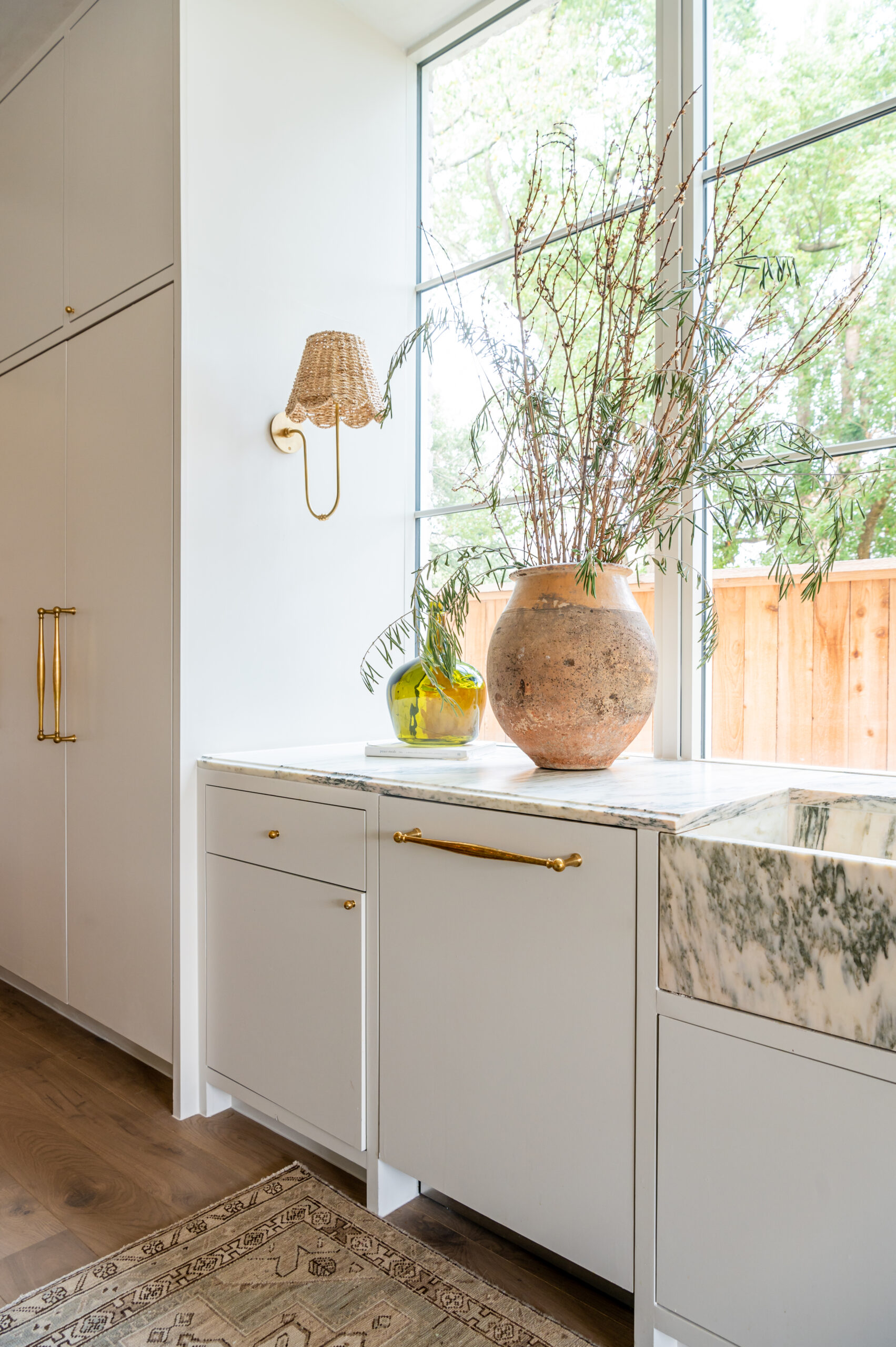 Bright, timeless kitchen interior design