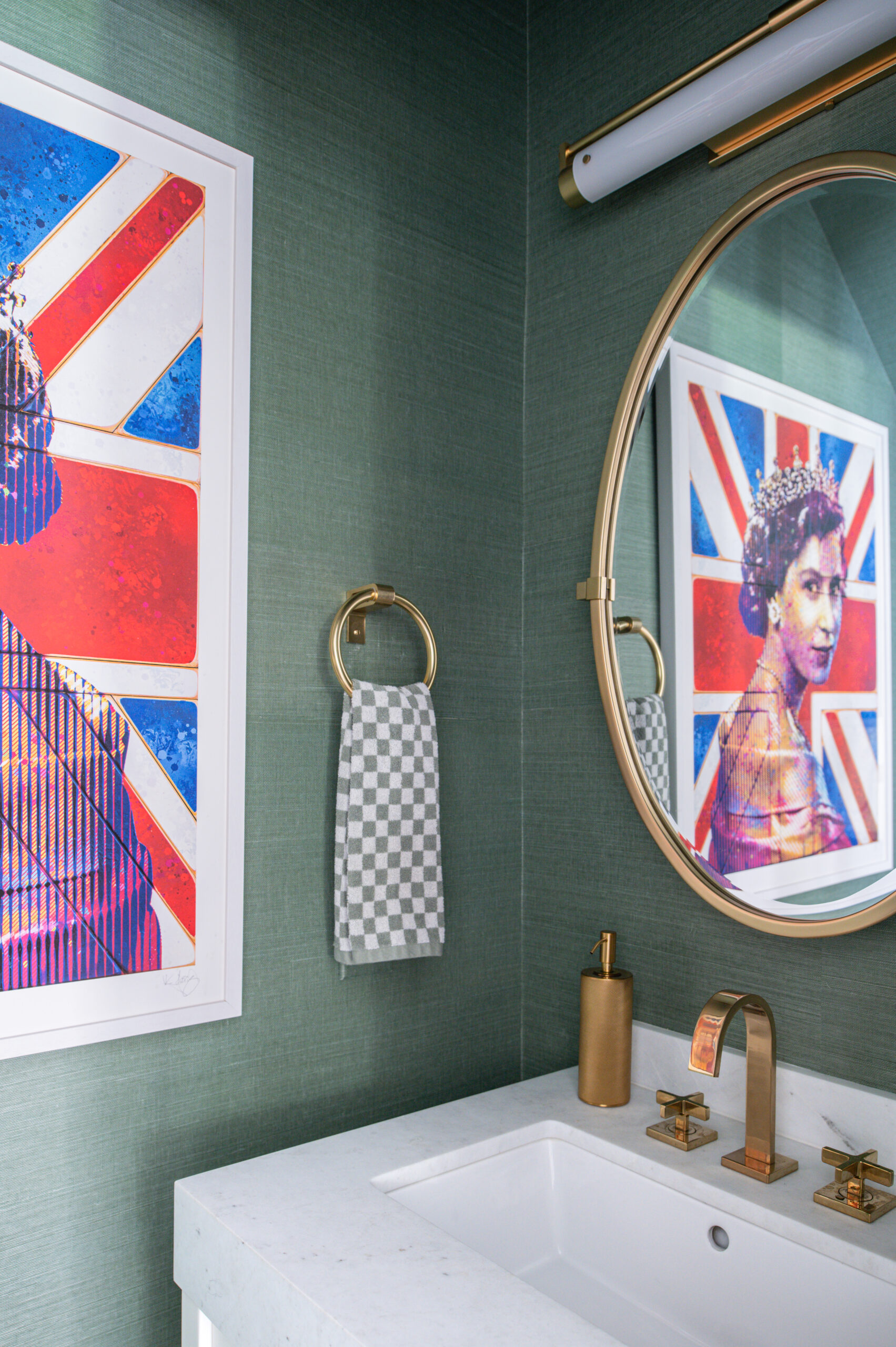 Powder Bath Interior Design featuring Queen Elizabeth