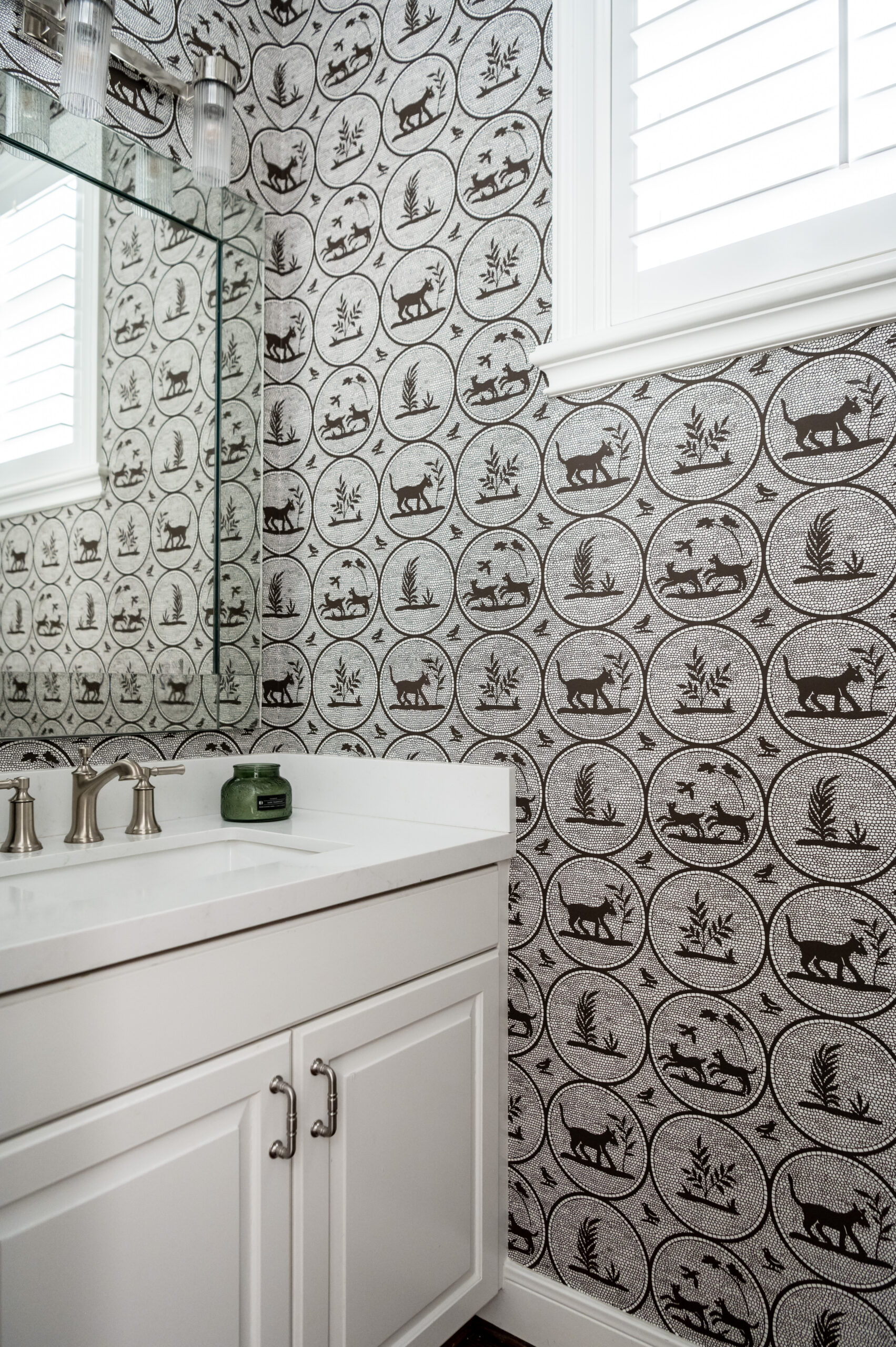 Bathroom interior design photo of unique bathroom wallpaper